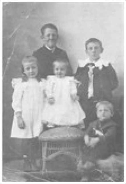 Edgar Jerome, James Wesley, Elsie Alice and Bert Hayes Udell